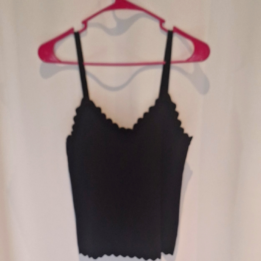 MINE Black Scallop Trim  Knit Tank  Size Large